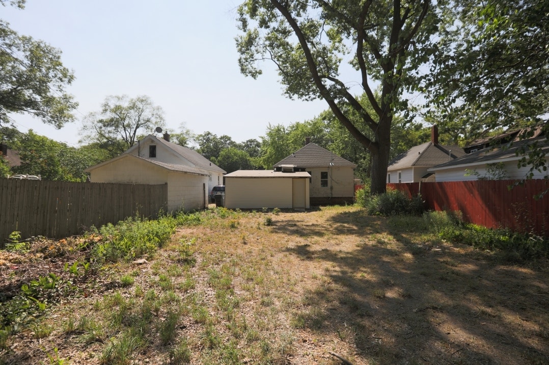 1768 Elwood, Muskegon, MI 49442 1768 Elwood exterior 5.jpg