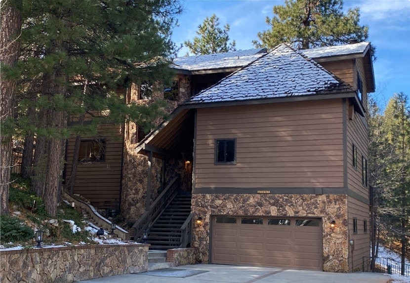 Property photo for 27467 Bay Shore Dr, Lake Arrowhead, CA