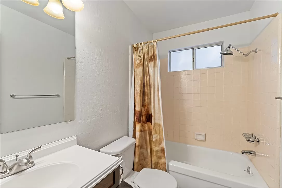 27121 Peninsula Dr, Lake Arrowhead, CA 92352 27121 Peninsula Dr interior 9.png