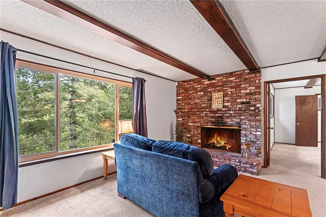 27121 Peninsula Dr, Lake Arrowhead, CA 92352 27121 Peninsula Dr interior 4.png