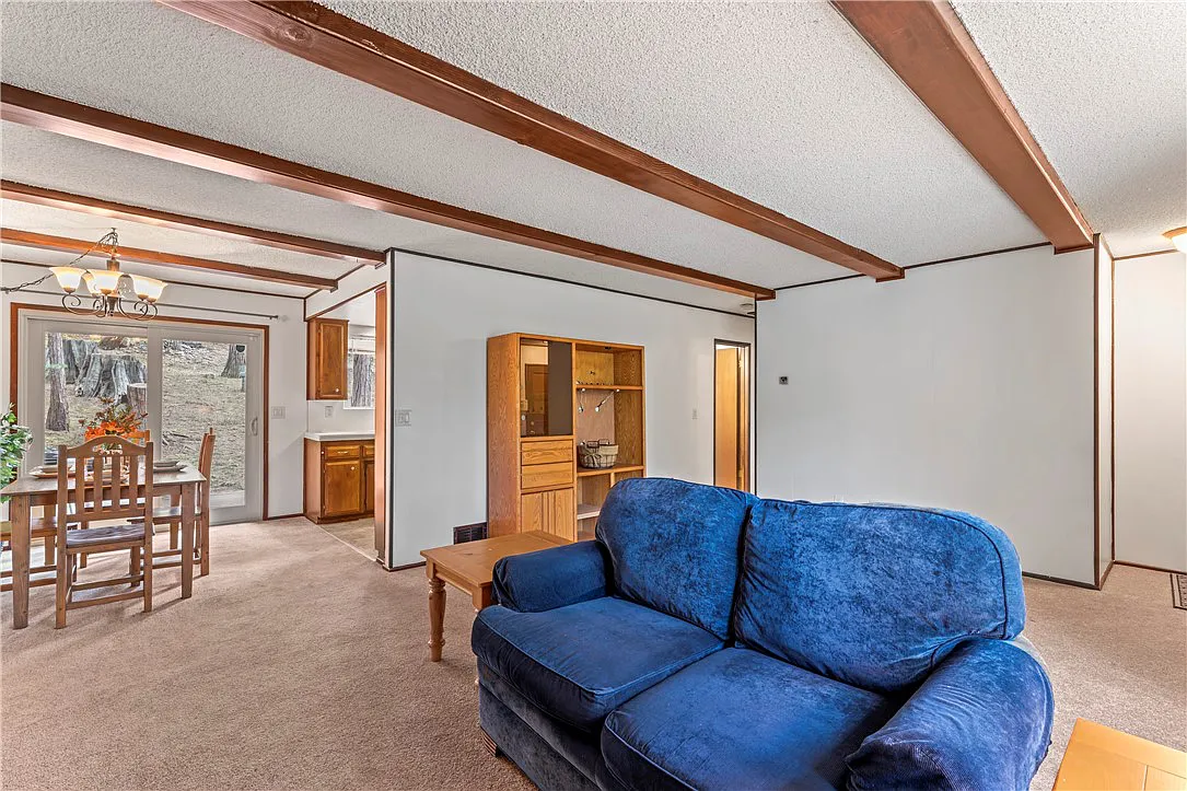 27121 Peninsula Dr, Lake Arrowhead, CA 92352 27121 Peninsula Dr interior 6.png