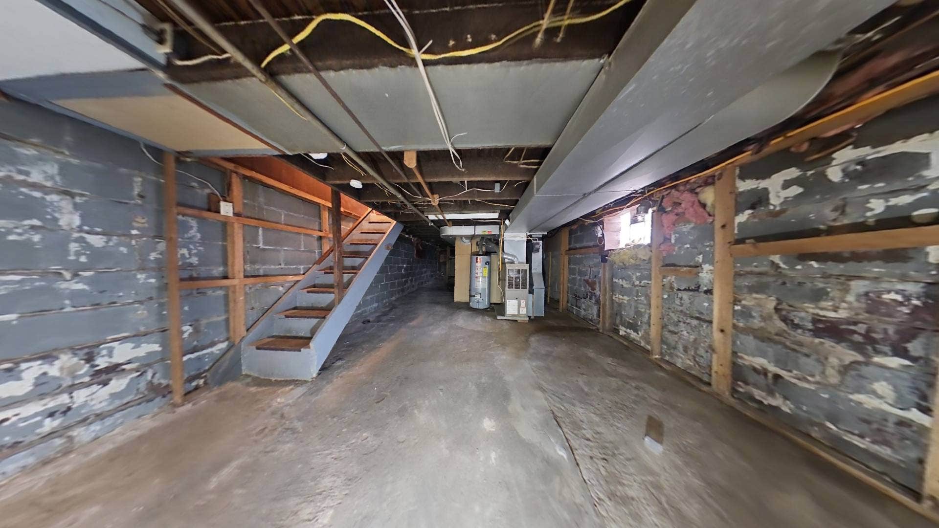 1603 Abraham St interior 17.jpeg
