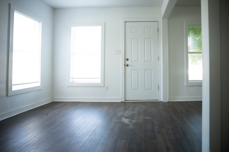 404 S Graham St interior 5.png