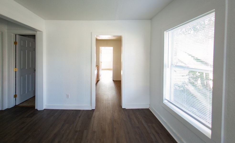 404 S Graham St interior 19.jpg