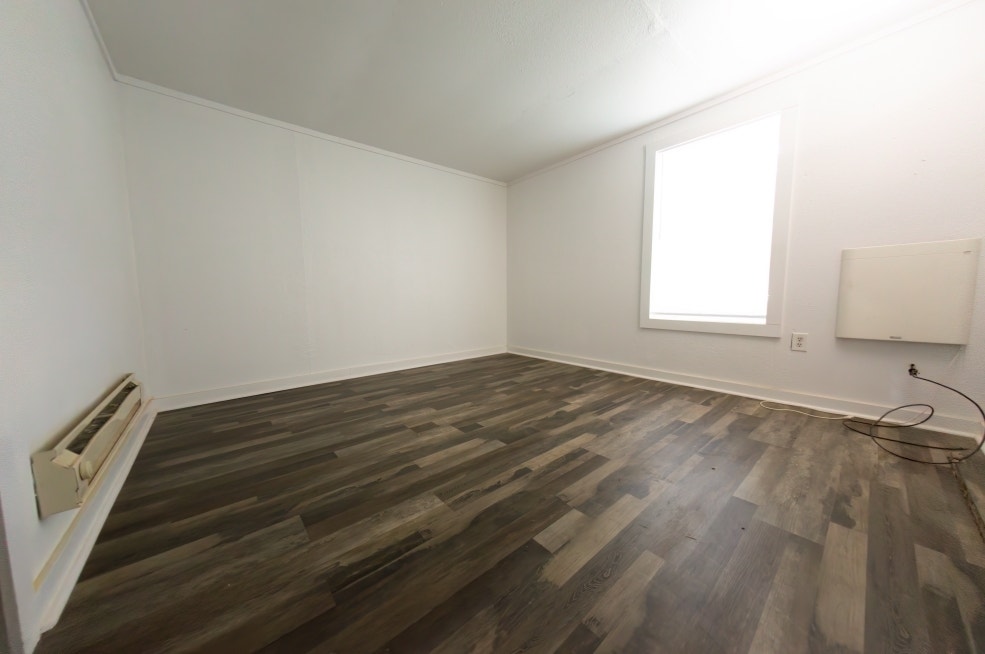 404 S Graham St interior 13.jpg