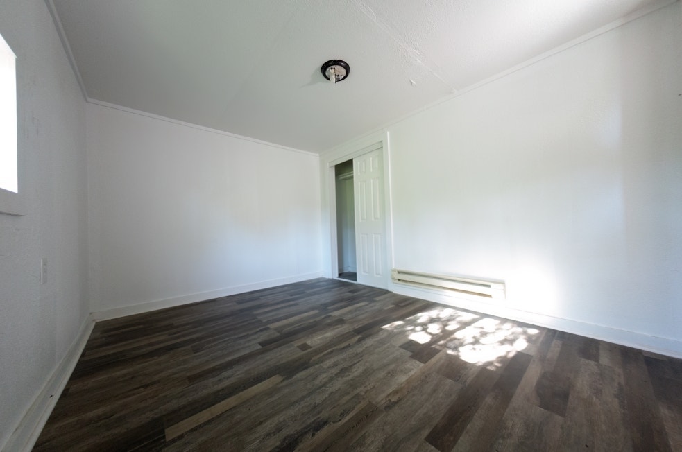 404 S Graham St interior 15.jpg