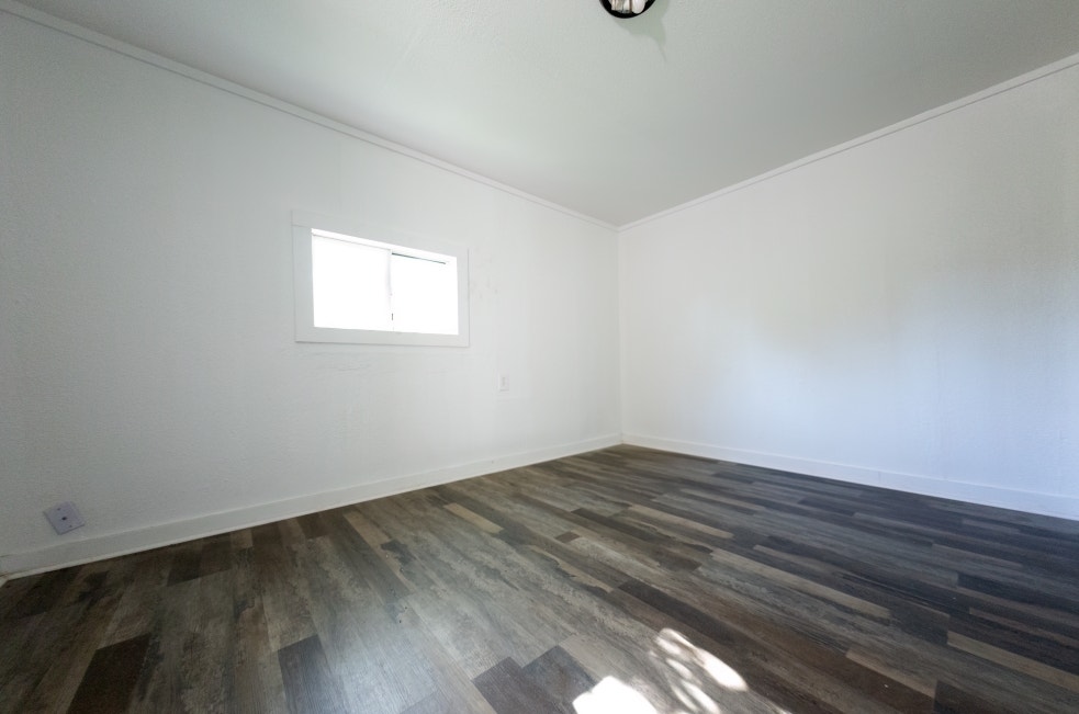 404 S Graham St interior 16.jpg