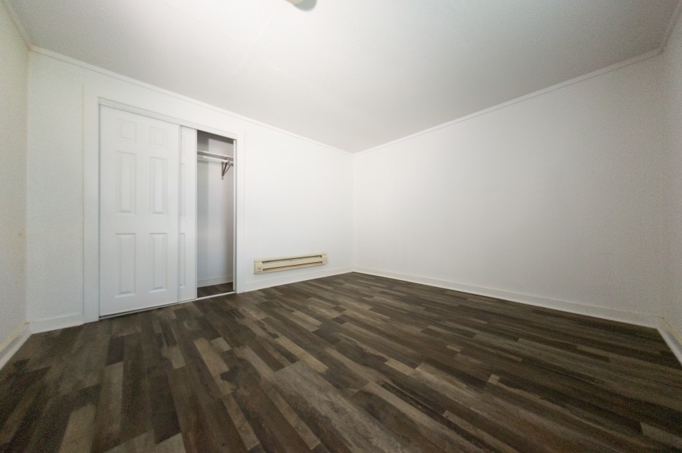 404 S Graham St interior 12.jpg