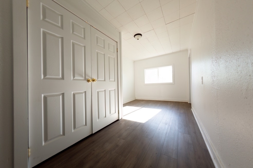 404 S Graham St interior 10.jpg
