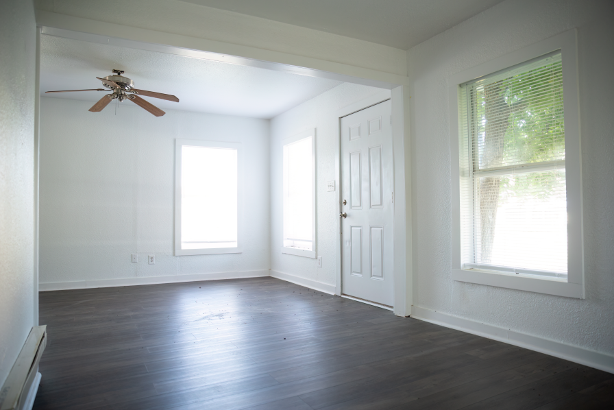 404 S Graham St interior 4.png