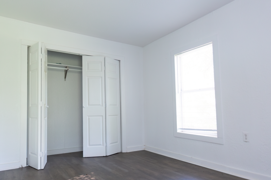 404 S Graham St interior 6.png
