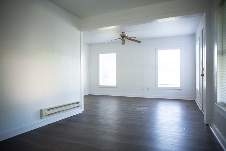404 S Graham St interior 3.jpg