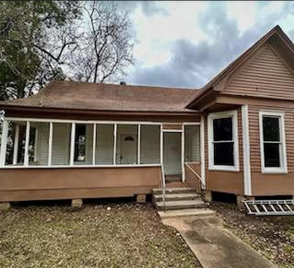 2816 AVENUE G, BAY CITY, TX 77414 2816 AVENUE G exterior 2.jpg