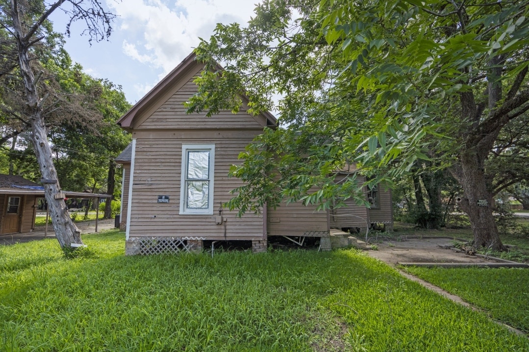 2816 AVENUE G, BAY CITY, TX 77414 2816 AVENUE G exterior 2.jpg