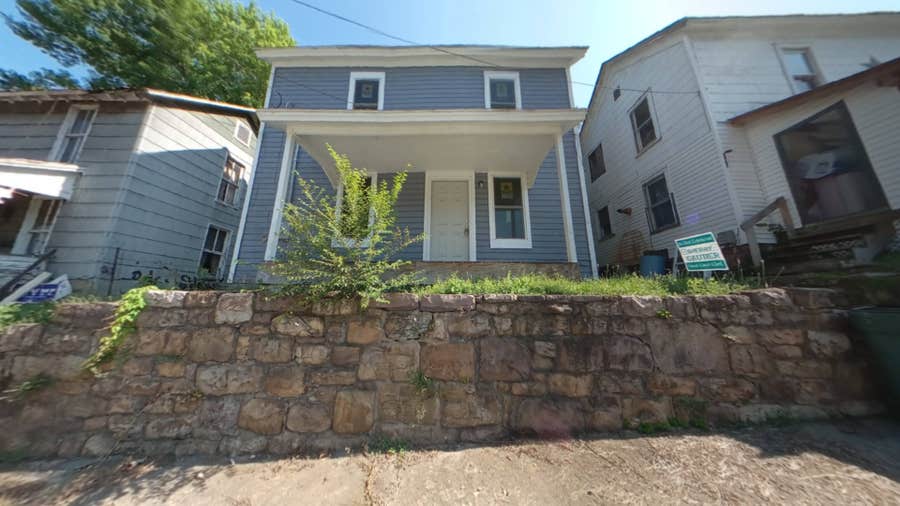 Property photo for 377 Main St, Narrows, VA