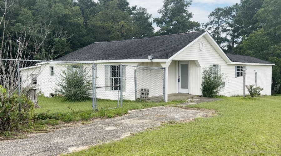 Property photo for 16638 RJ Ln, Andalusia, AL