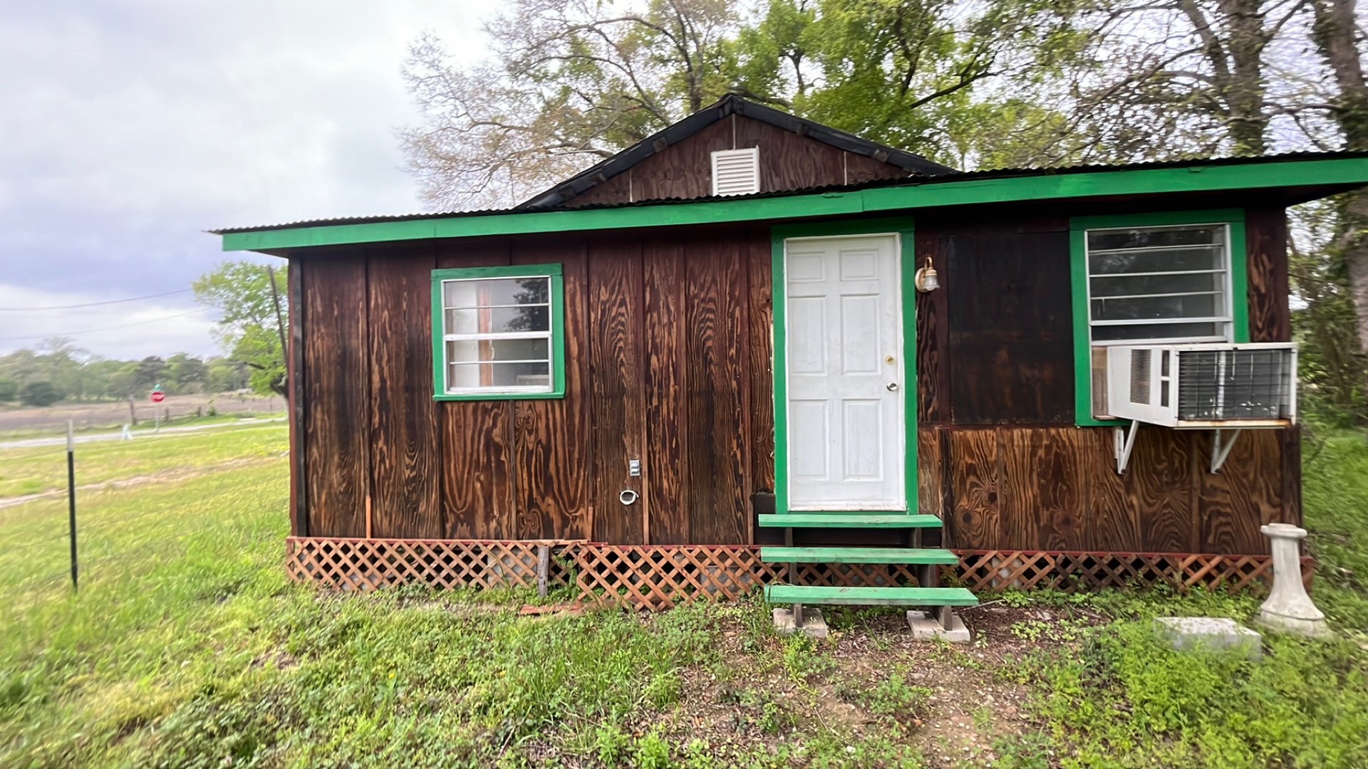 710 Black St, Jasper, TX 75951 710 Black St exterior 2.jpg