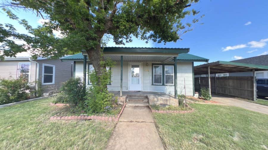 Property photo for 708 Cedar St, Plainview, TX