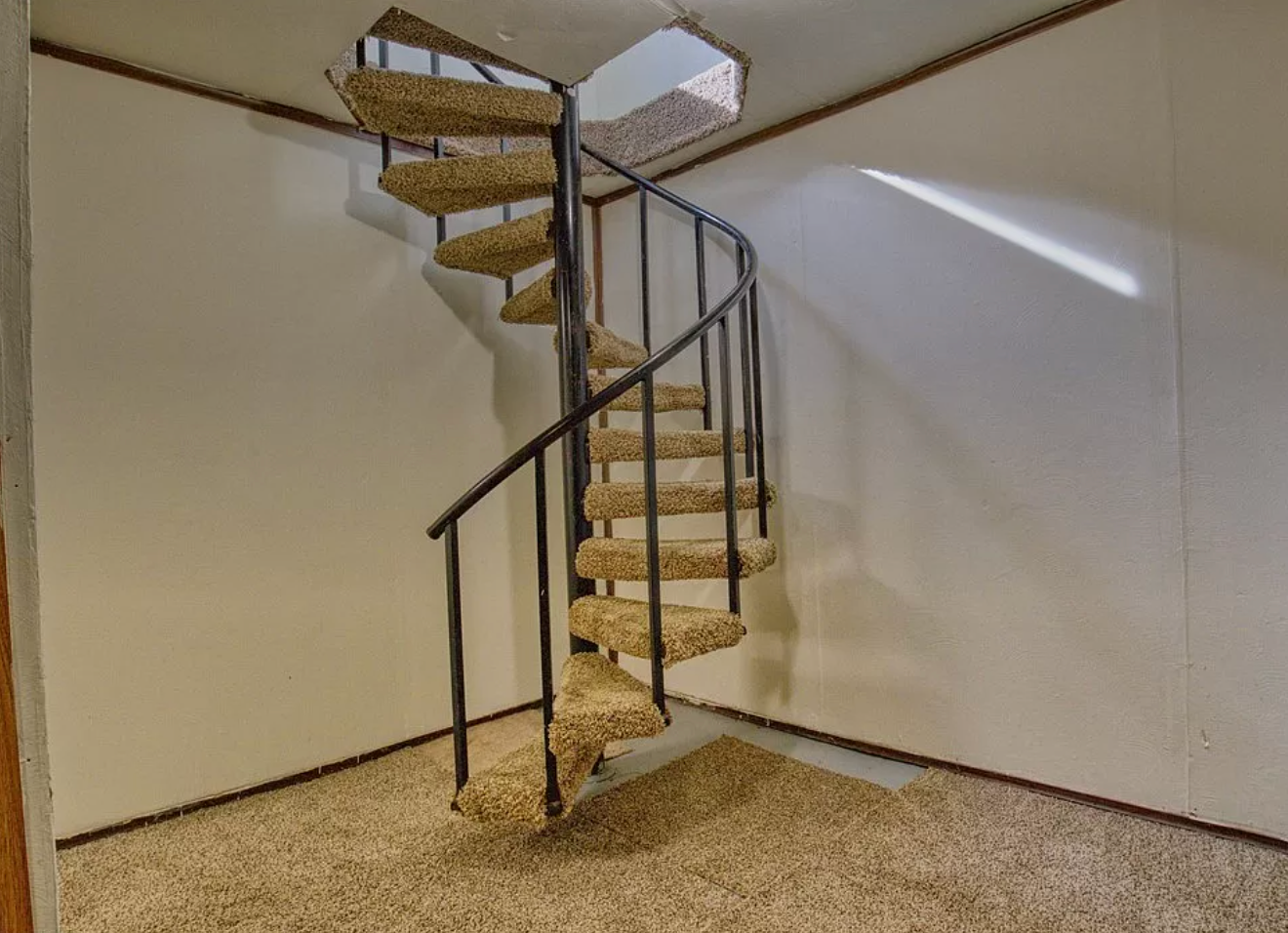 919 Lisbon St, East Liverpool, OH 43920 919 Lisbon basement 2.png