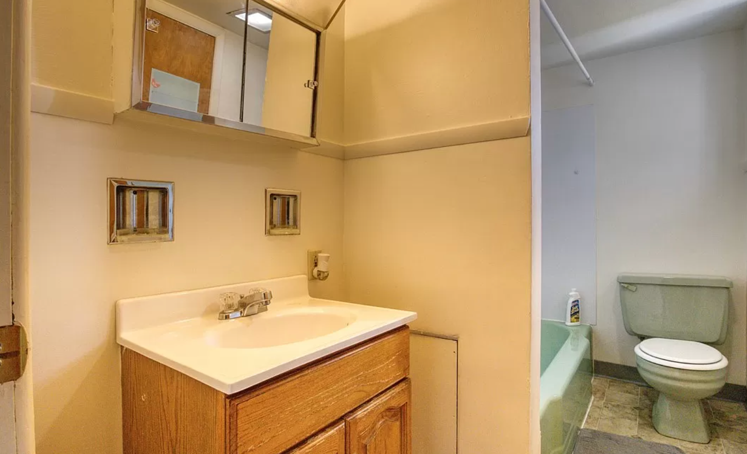 919 Lisbon St, East Liverpool, OH 43920 919 Lisbon Interior Bathroom.png
