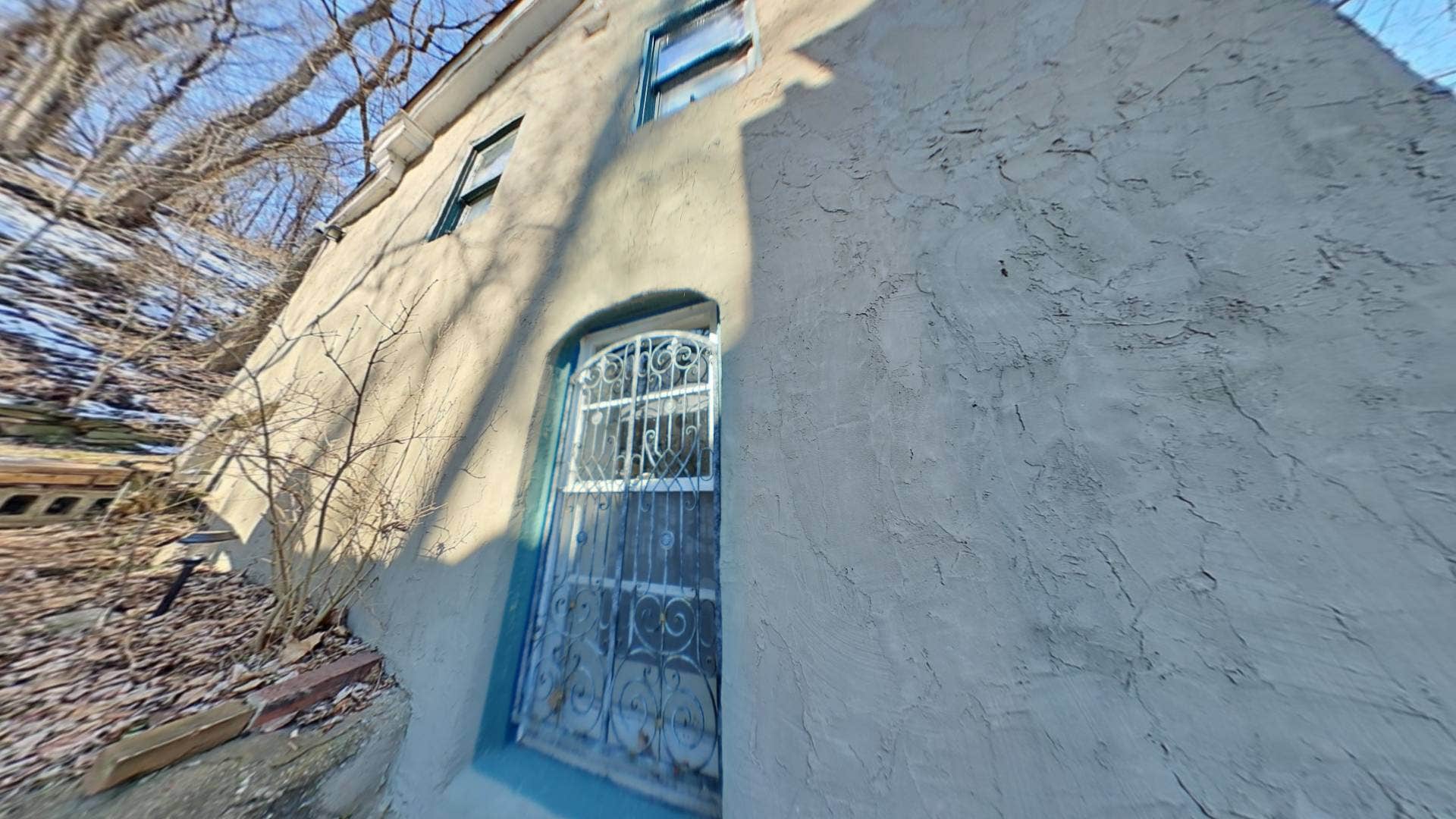 17 Prospect St, Etna, PA 15223 17 Prospect St exterior 3.jpeg